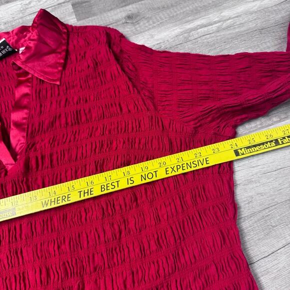 Vintage Office Siren Red Blouse Satin Cuffs and Collar Plus Size - Picture 7 of 7